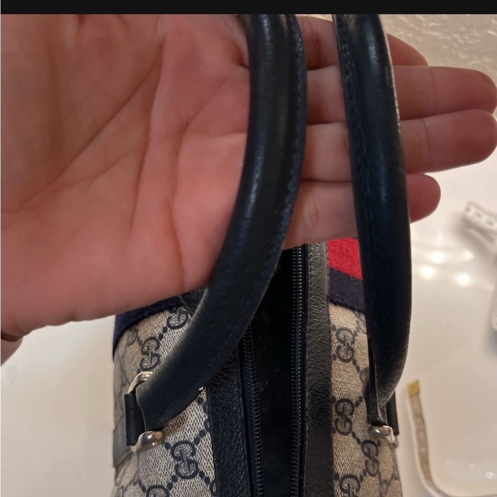 Gucci Beige and Black Satchel with Red Accent - Picture 11 of 11